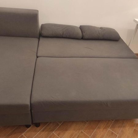 Nice Room With 2 Shared Bathrooms ,Wc , 2Km To Old Town -100M From Metro Szwedzka Warsawa Bagian luar foto