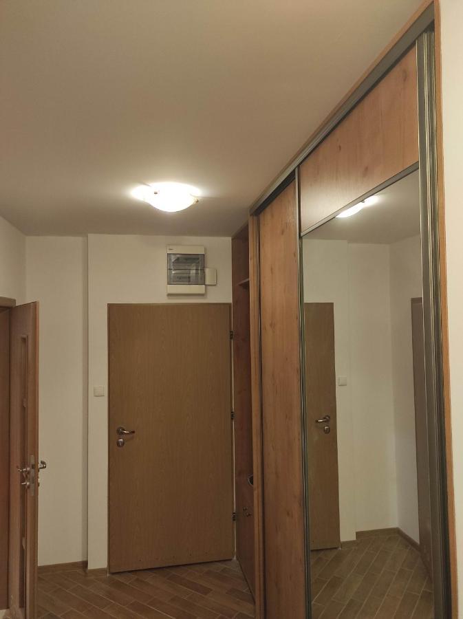 Nice Room With 2 Shared Bathrooms ,Wc , 2Km To Old Town -100M From Metro Szwedzka Warsawa Bagian luar foto