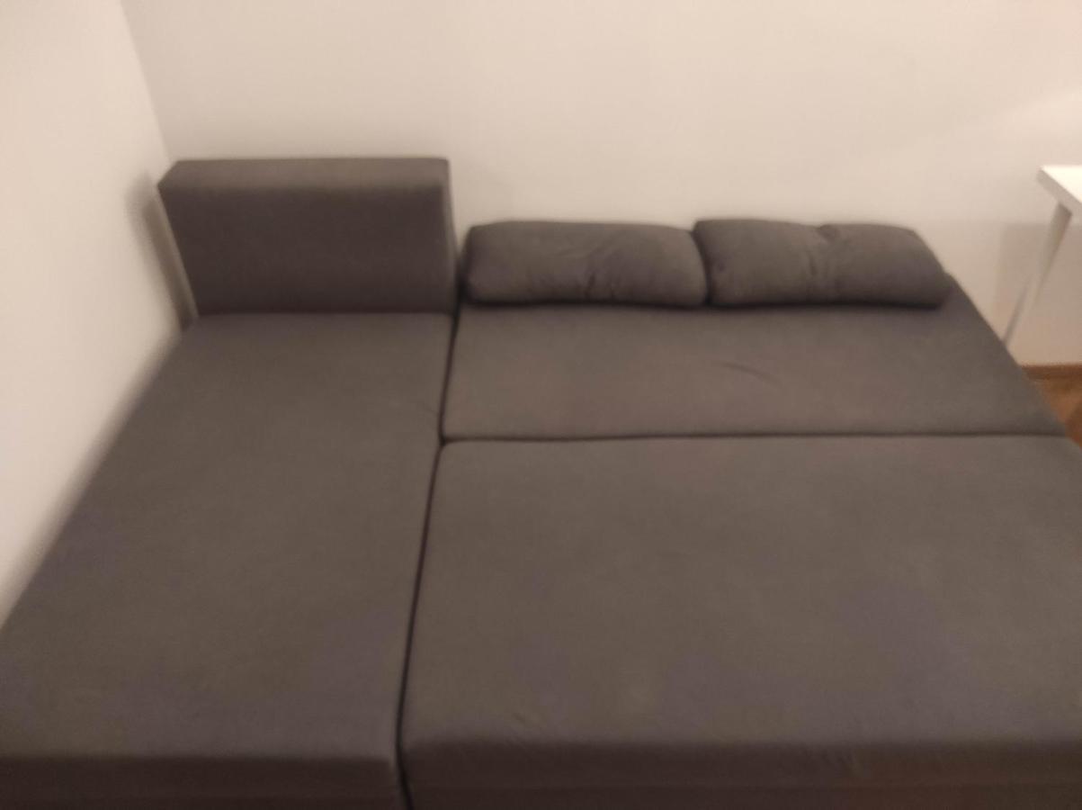 Nice Room With 2 Shared Bathrooms ,Wc , 2Km To Old Town -100M From Metro Szwedzka Warsawa Bagian luar foto